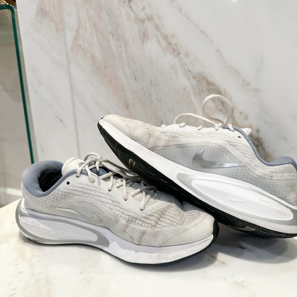 💥CLEARANCE💥 NIKE Men’s Running Shoes Size 11 - Picture 4 of 8